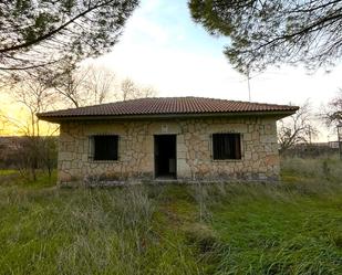 Vista exterior de Casa o xalet en venda en Trijueque amb Jardí privat, Terrassa i Traster