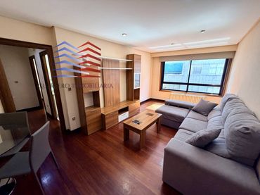 Apartment with lift to rent in Calle Ramón Cabanillas