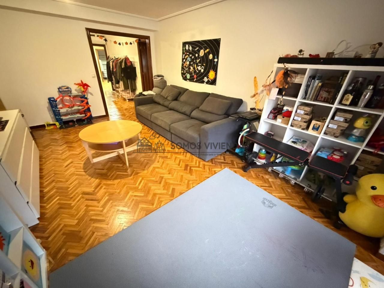 Sala d'estar de Pis en venda en Ourense Capital  amb Calefacció i Traster