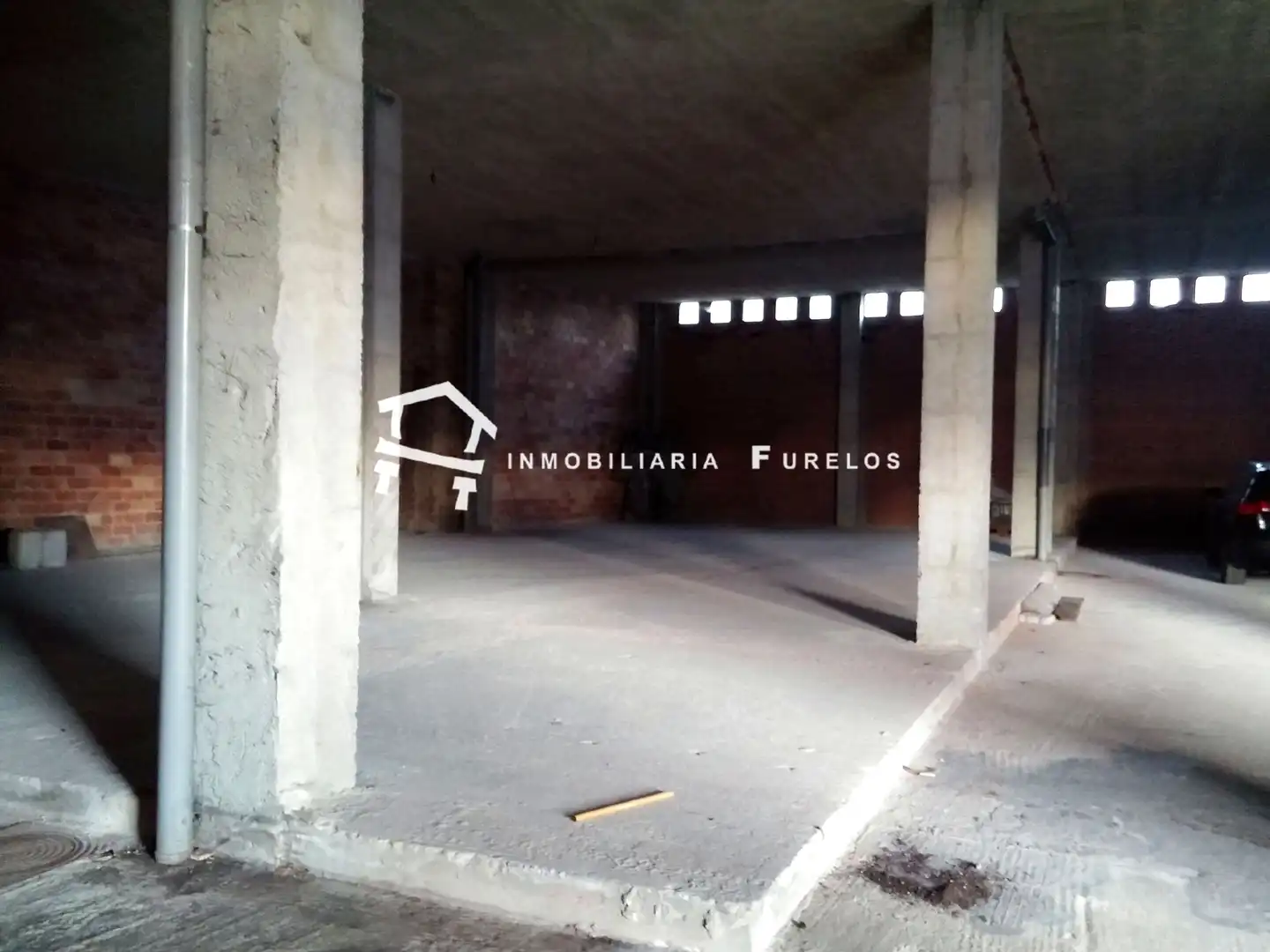Local comercial en venta en Tamarredo 2