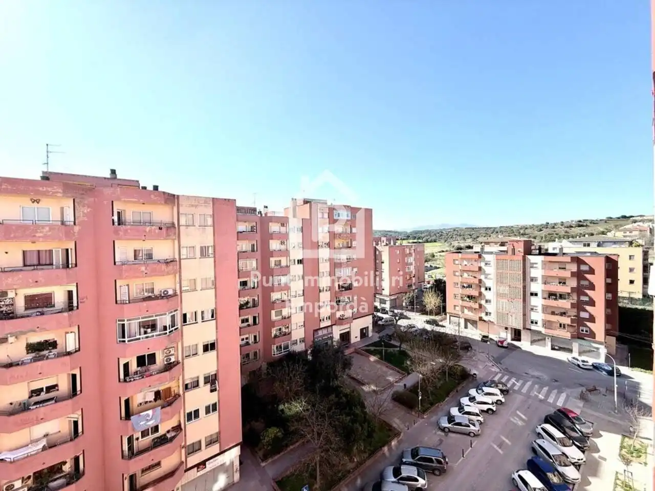 Außenansicht von Wohnung zum Verkauf in Figueres mit Klimaanlage, Heizung und Parkett