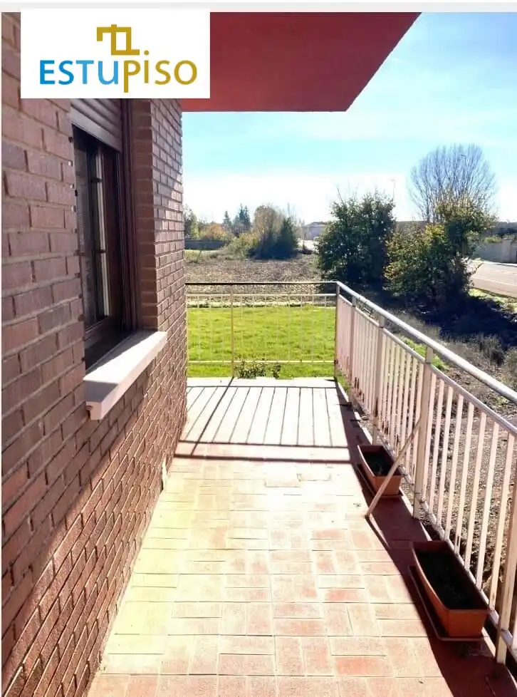 Terraza de Residencial en venta en Mansilla Mayor