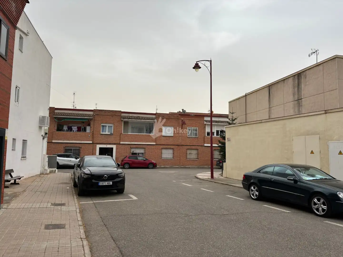 Aparcament de Casa o xalet en venda en Marchamalo amb Calefacció, Jardí privat i Terrassa
