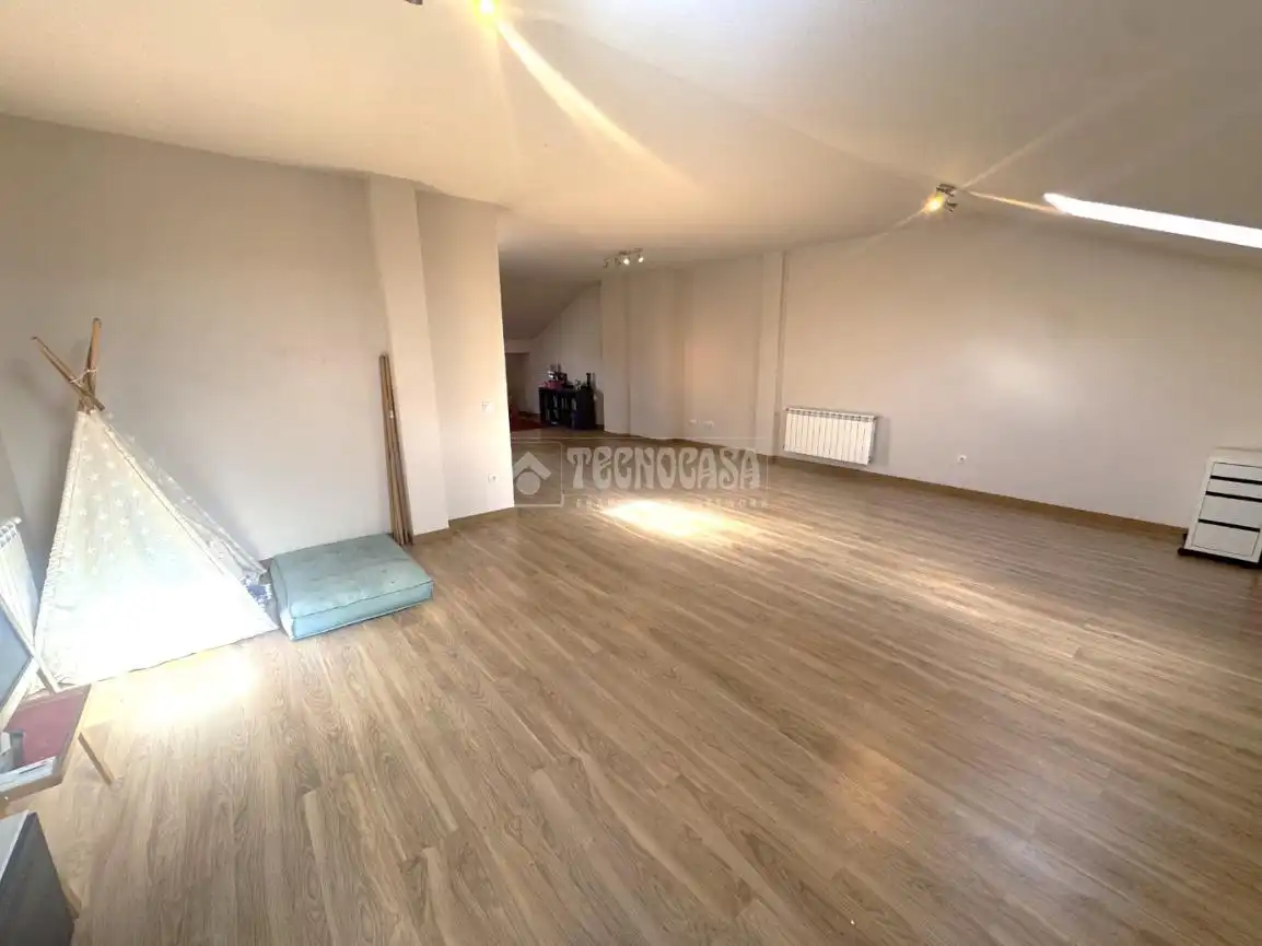 Detached homes for sale in Alcalá de Henares  with Air Conditioner, Terrace and Community pool
