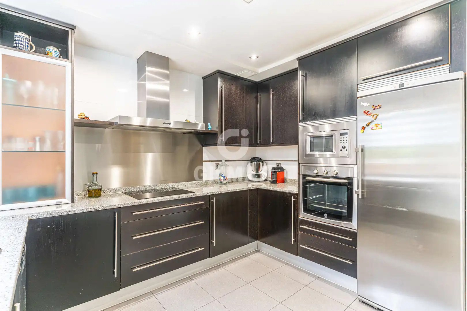 Cocina de Casa adosada en venta en Boadilla del Monte con Calefacción, Jardín privado y Piscina