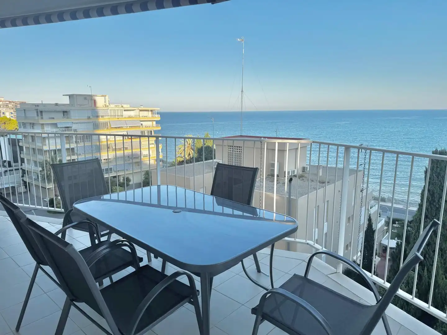 Terrasse von Wohnung zur Miete in El Campello mit Terrasse, Möbliert und Haustiere erlaubt