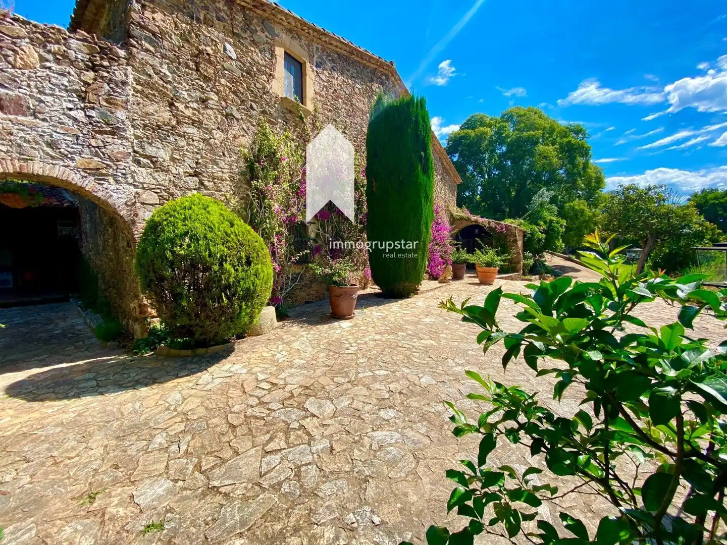Jardí de Finca rústica en venda en Vall-llobrega amb Aire condicionat, Calefacció i Terrassa
