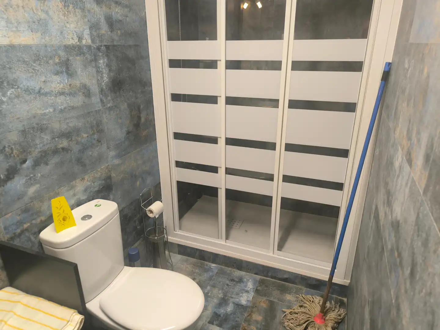 Badezimmer von Lagerraum zum Verkauf in Madrid