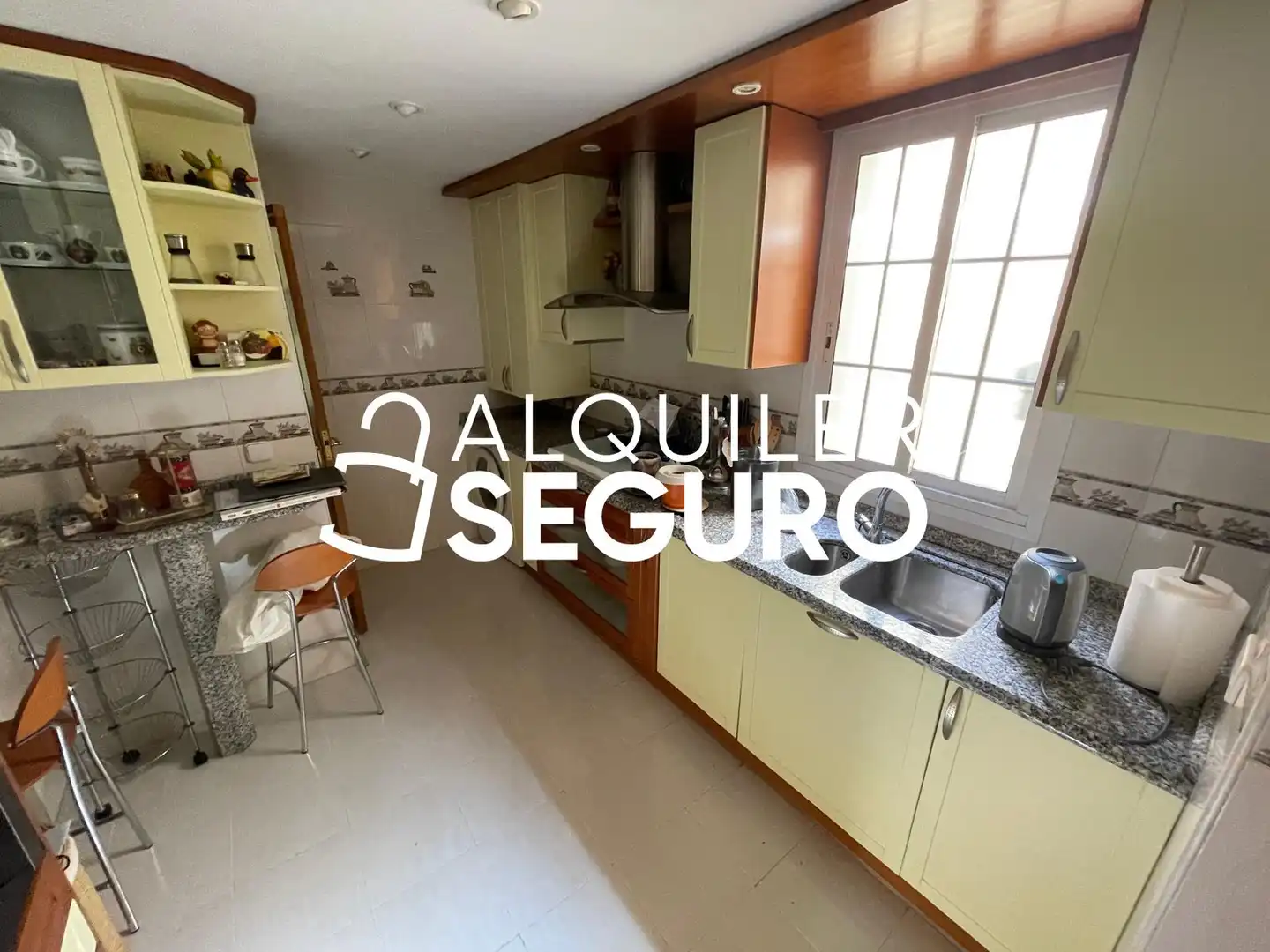 Cocina de Piso de alquiler en Madrid con Calefacción, Terraza y Amueblado