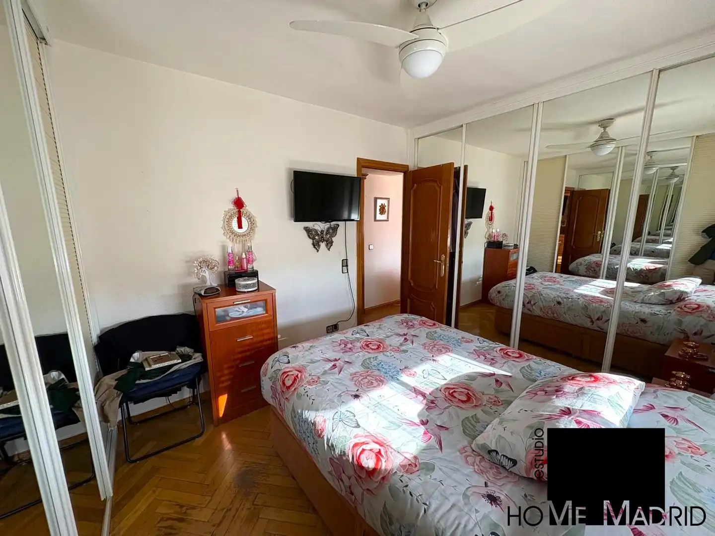 Bedroom of Flat for sale in Madrid  with Air Conditioner, Heating and Parquet flooring