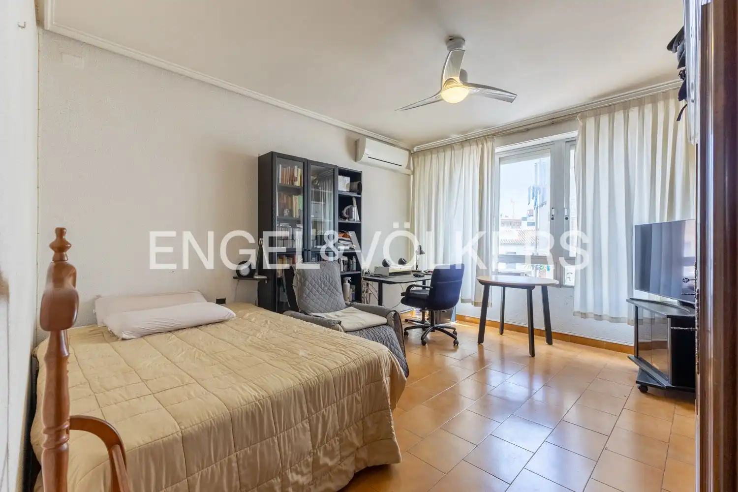 Habitación de Piso en venta en Valencia con Aire acondicionado y Calefacción