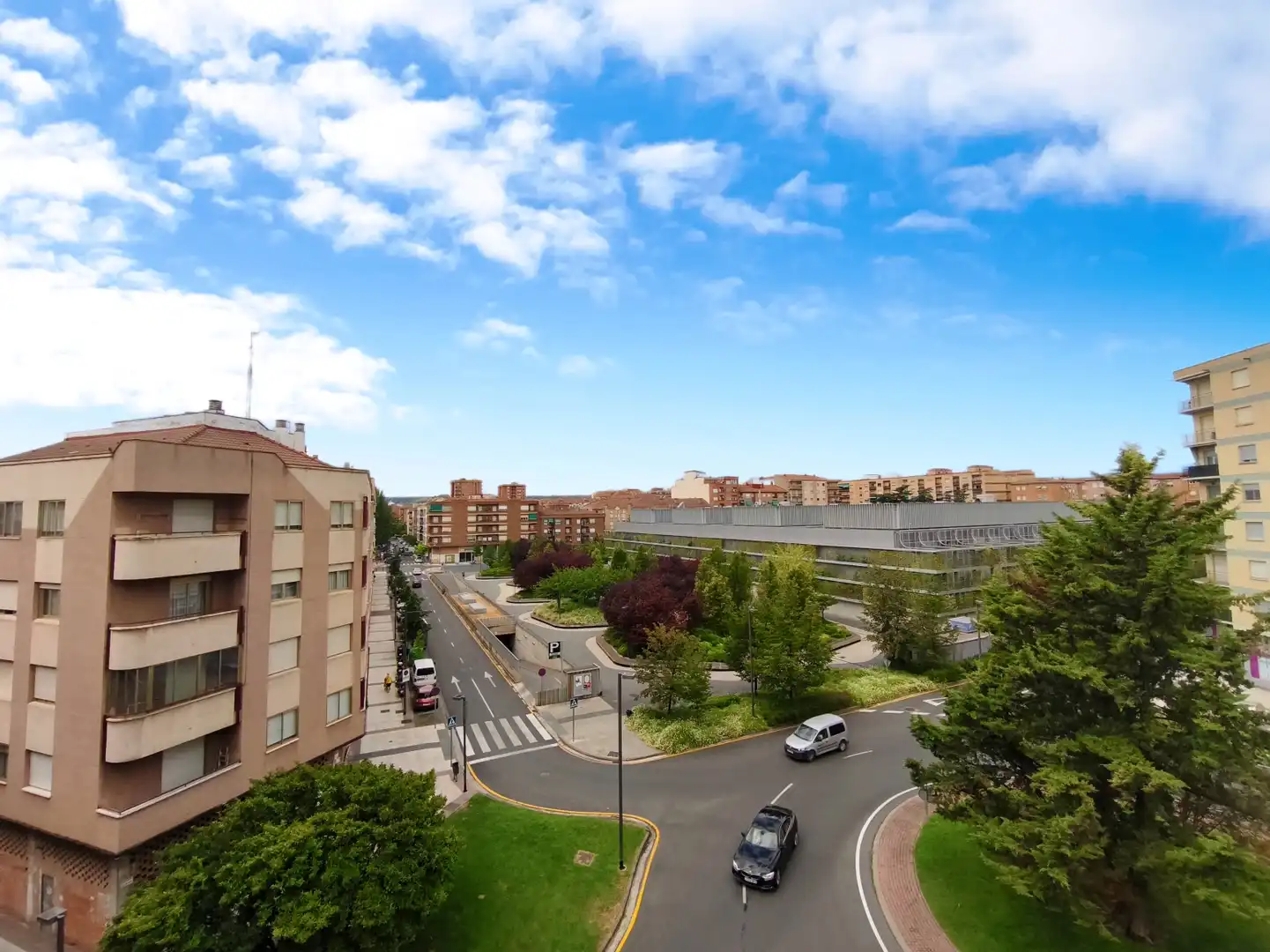 Außenansicht von Wohnung zum Verkauf in  Logroño mit Heizung, Parkett und Möbliert