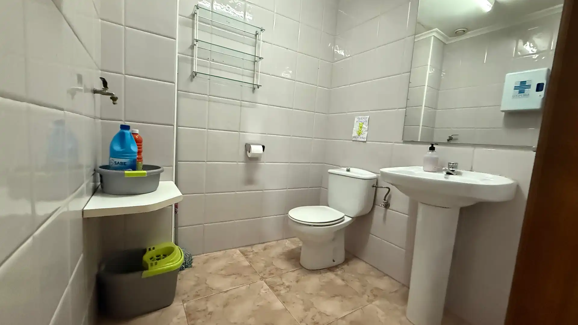 Baño de Local de alquiler en Albacete con Aire acondicionado, Calefacción y Parquet