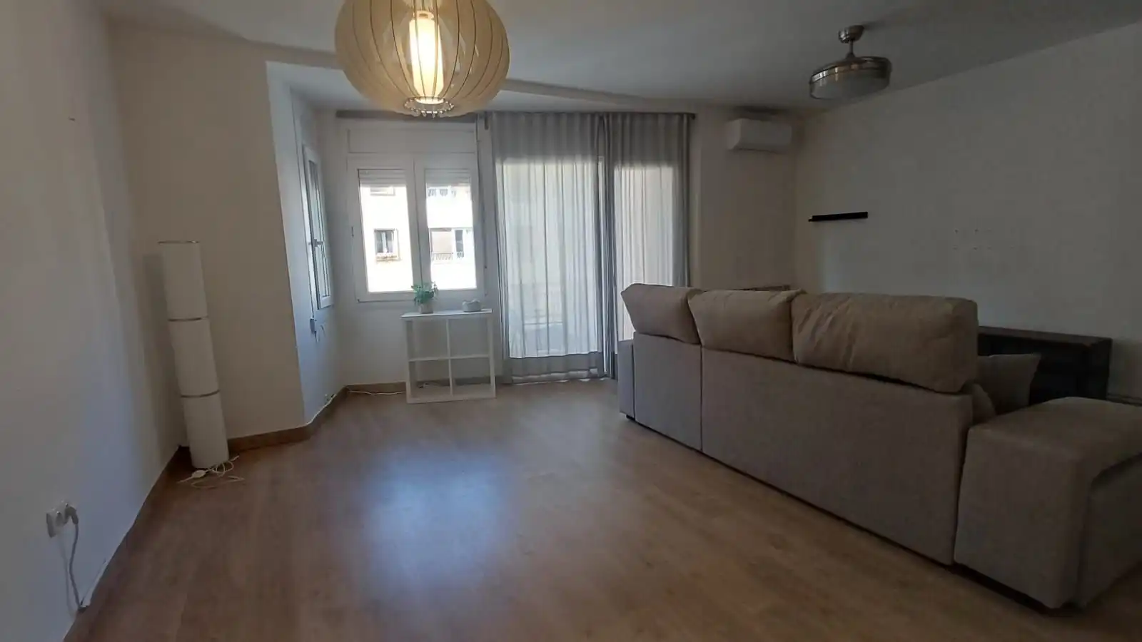 Wohnzimmer von Wohnung zur Miete in  Lleida Capital mit Klimaanlage, Heizung und Terrasse