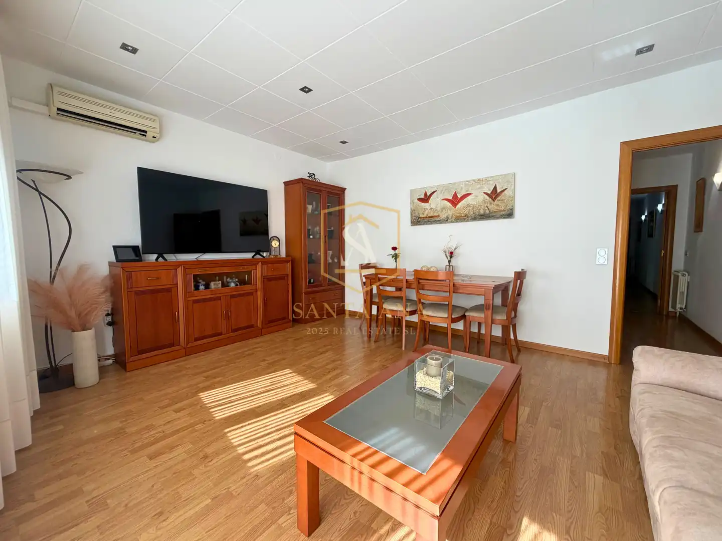 Wohnzimmer von Einfamilien-Reihenhaus zum Verkauf in Badalona mit Klimaanlage, Heizung und Parkett