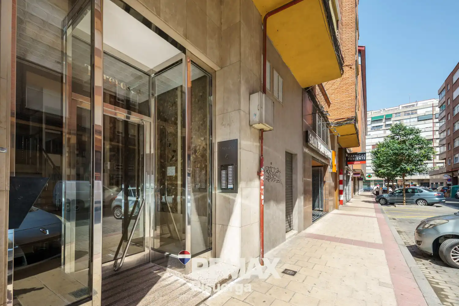 Vista exterior de Piso en venta en Valladolid con Calefacción, Parquet y Terraza