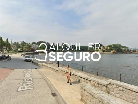Vista exterior de Pis de lloguer en Oleiros amb Calefacció i Moblat
