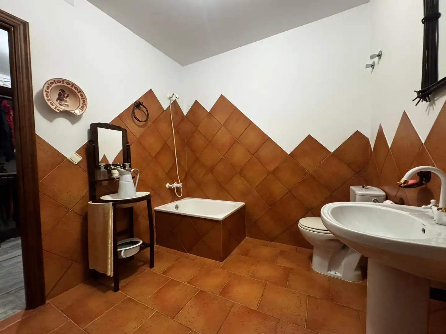 Bathroom of Houses for sale in Córdoba  with Air Conditioner, Private garden and Terrace