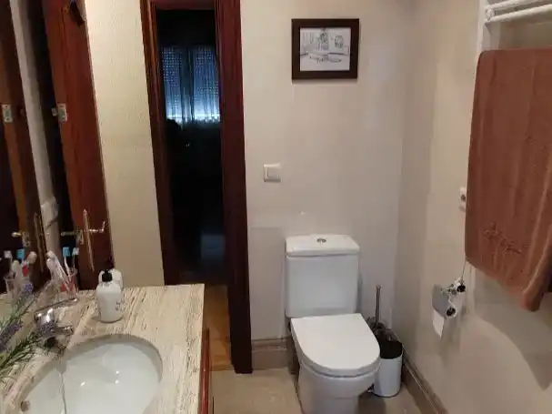Bany de Casa adosada en venda en Cáceres Capital amb Aire condicionat