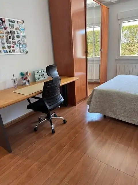 Dormitori de Casa o xalet en venda en Calvarrasa de Arriba amb Calefacció, Jardí privat i Terrassa