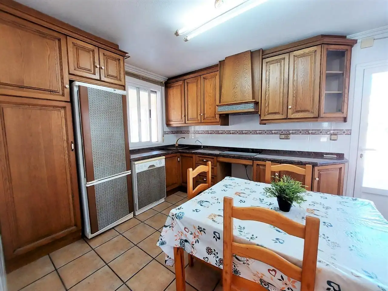 Küche von Wohnung zum Verkauf in Elche / Elx mit Privatgarten, Schwimmbad und Möbliert