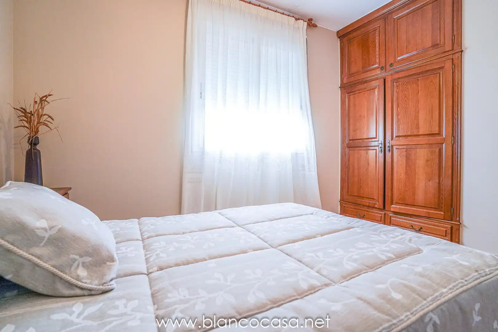 Dormitori de Casa o xalet en venda en Malpica de Bergantiños amb Jardí privat, Terrassa i Traster