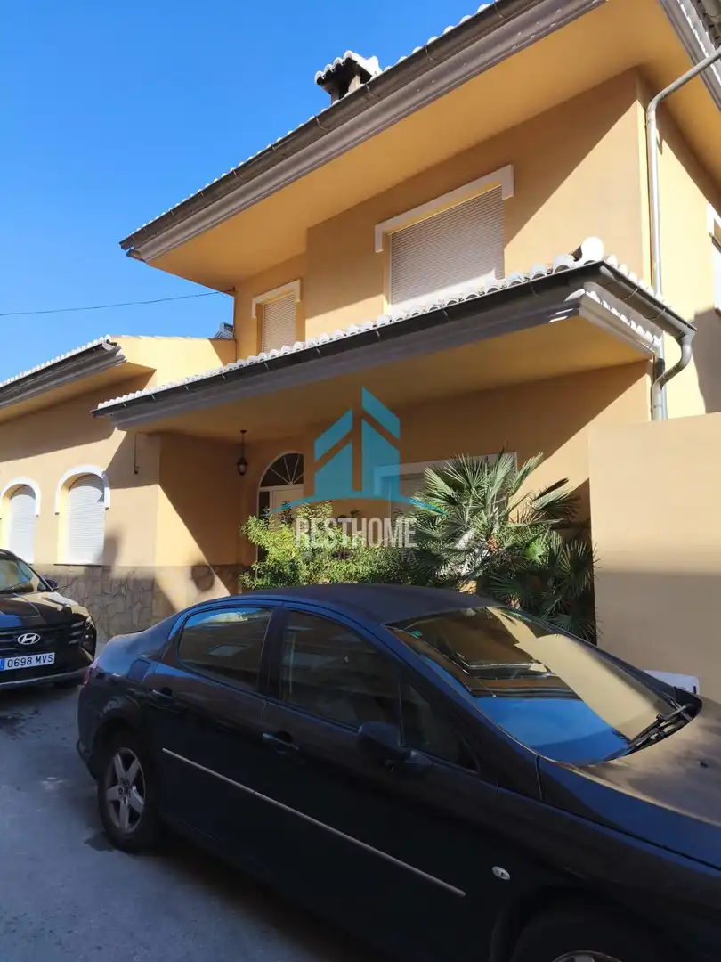 Vista exterior de Casa o chalet en venta en Simat de la Valldigna con Aire acondicionado, Calefacción y Jardín privado