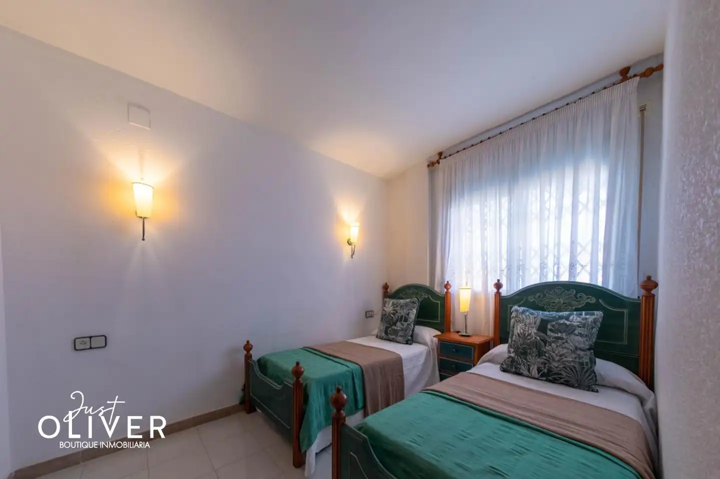 Schlafzimmer von Dachboden zum Verkauf in Vila-seca mit Terrasse, Möbliert und Gemeinschaftspool