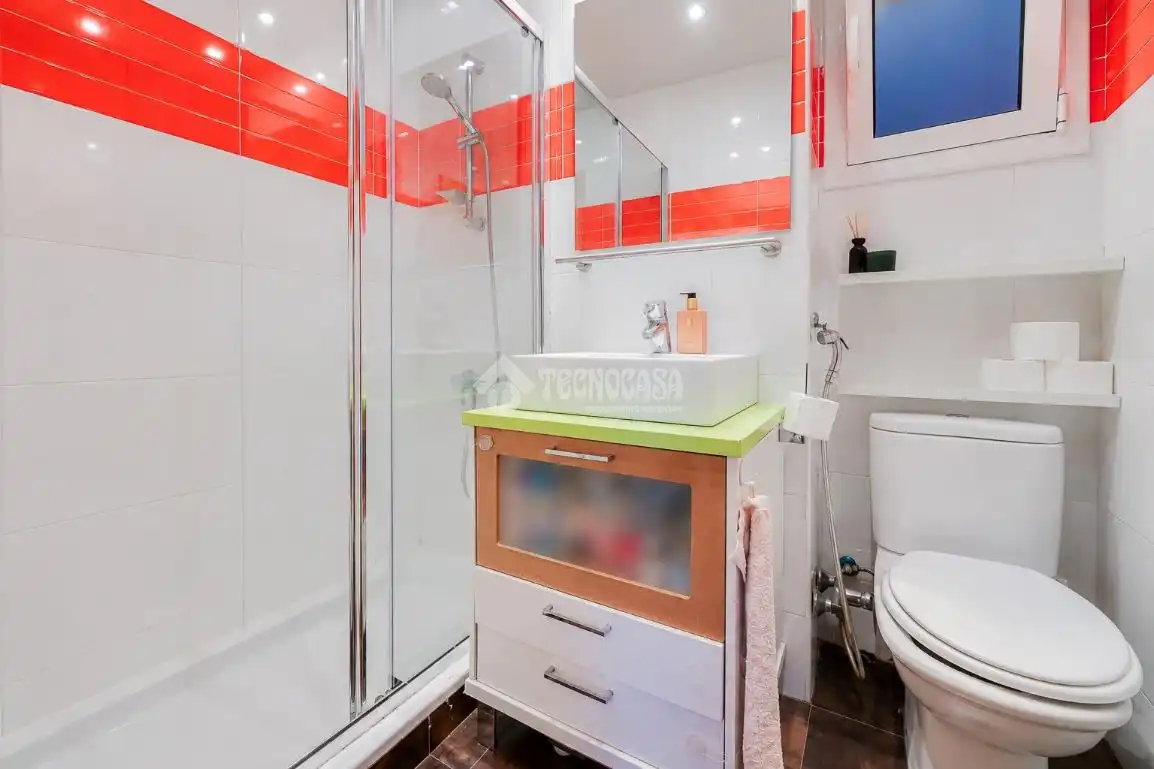 Badezimmer von Wohnung zum Verkauf in Barcelona