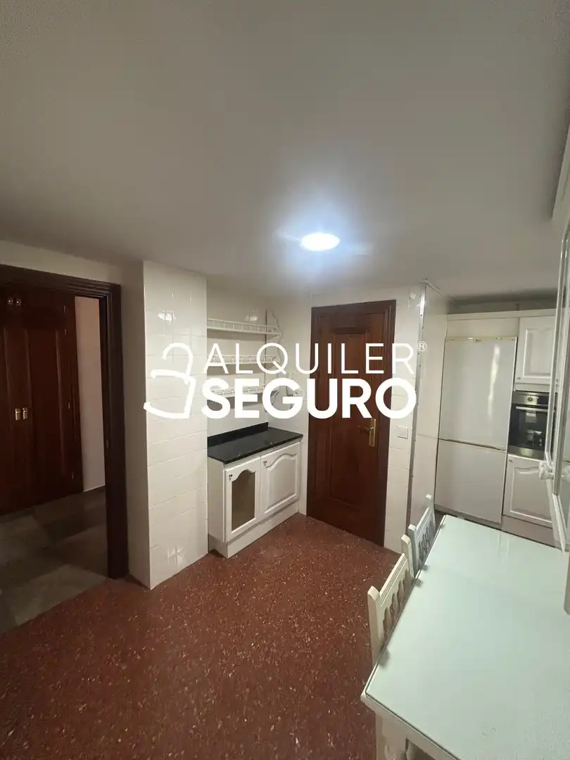 Cuina de Pis de lloguer en Granada amb Aire condicionat i Calefacció