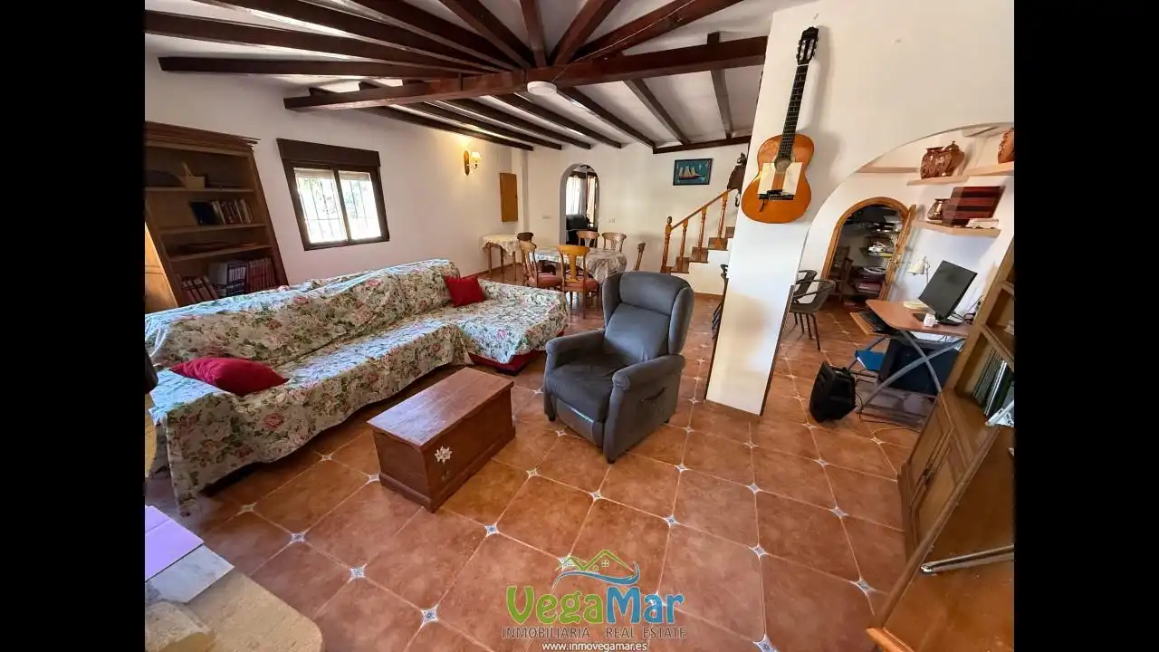 Sala de estar de Casa o chalet en venta en Almuñécar con Aire acondicionado, Jardín privado y Terraza