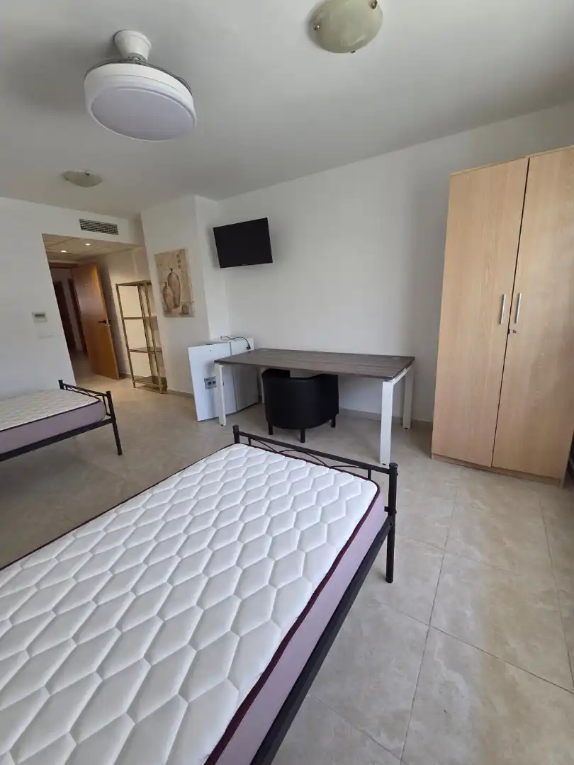 Habitación de Estudio de alquiler en Benalmádena con Aire acondicionado, Amueblado y Horno
