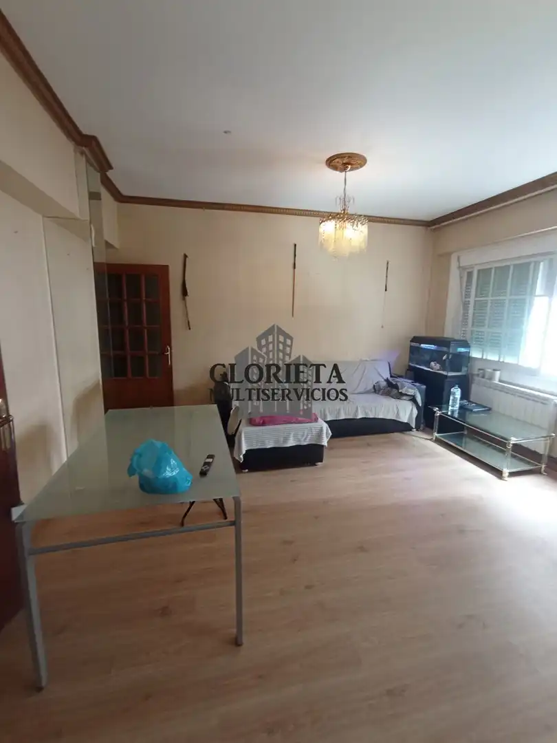 Sala d'estar de Pis en venda en Vigo  amb Terrassa i Forn