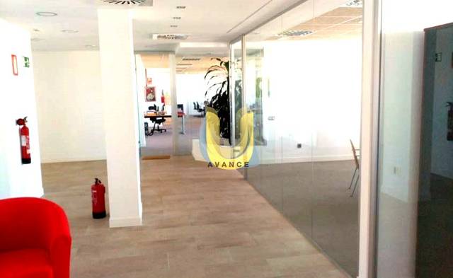 Oficina en Alquiler en Tres Olivos - Valverde