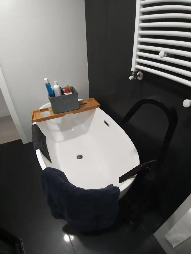 Bathroom of Flat for sale in Mataró  with Air Conditioner, Heating and Oven