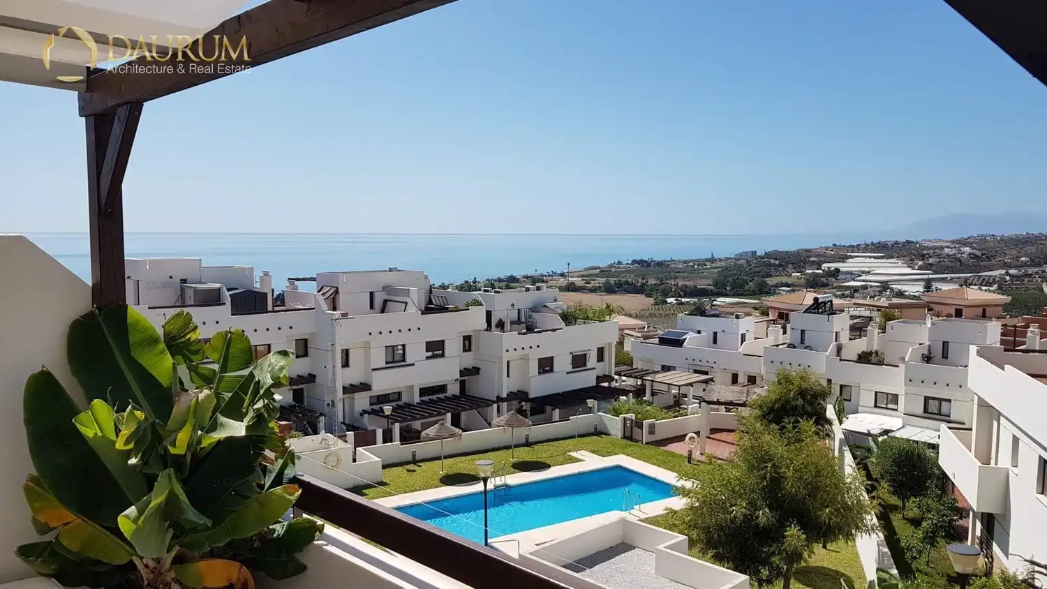 Casa pareada con piscina en venta en AVENIDA AMATISTA, imagen 2