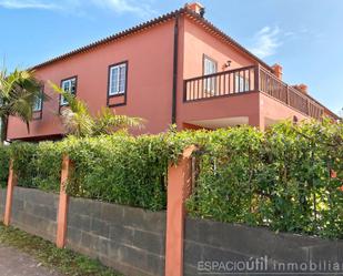 Vista exterior de Casa o xalet en venda en San Cristóbal de la Laguna amb Terrassa i Balcó