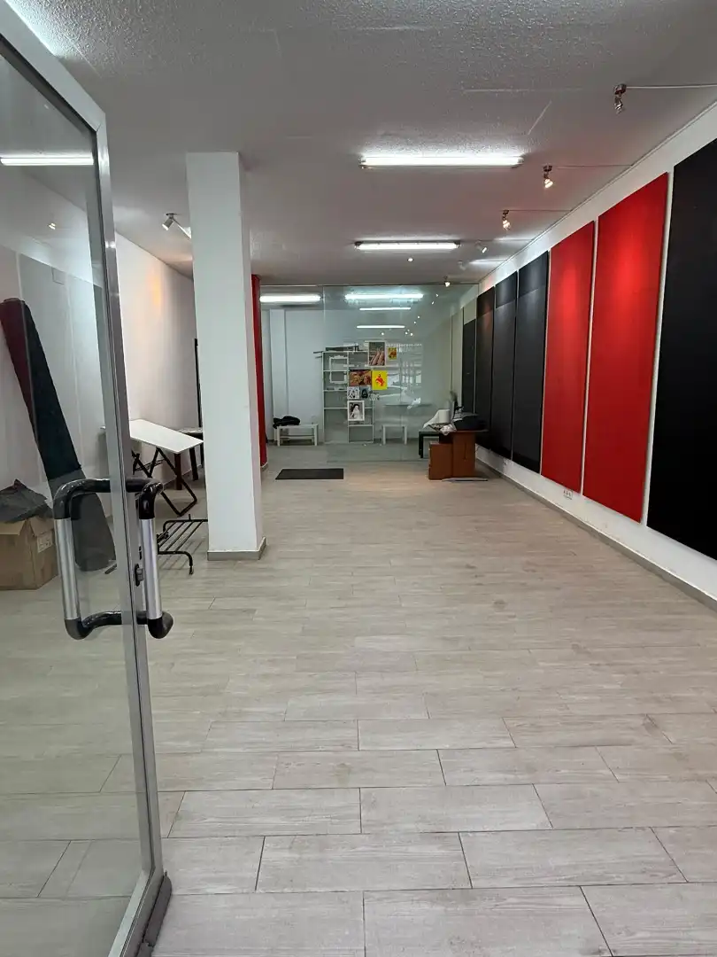 Local comercial de lloguer a Puerto de Sagunto