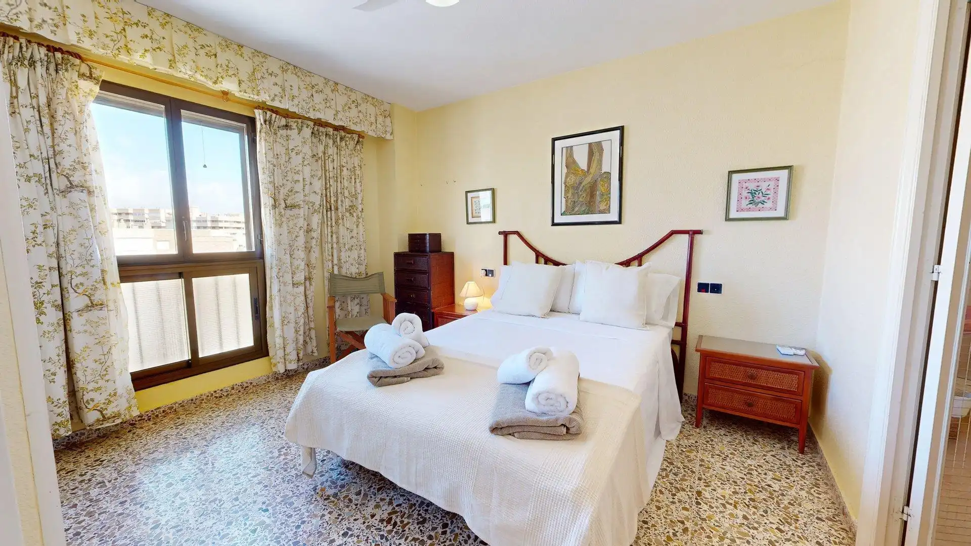 Dormitori de Apartament de lloguer en Elche / Elx amb Aire condicionat, Calefacció i Jardí privat