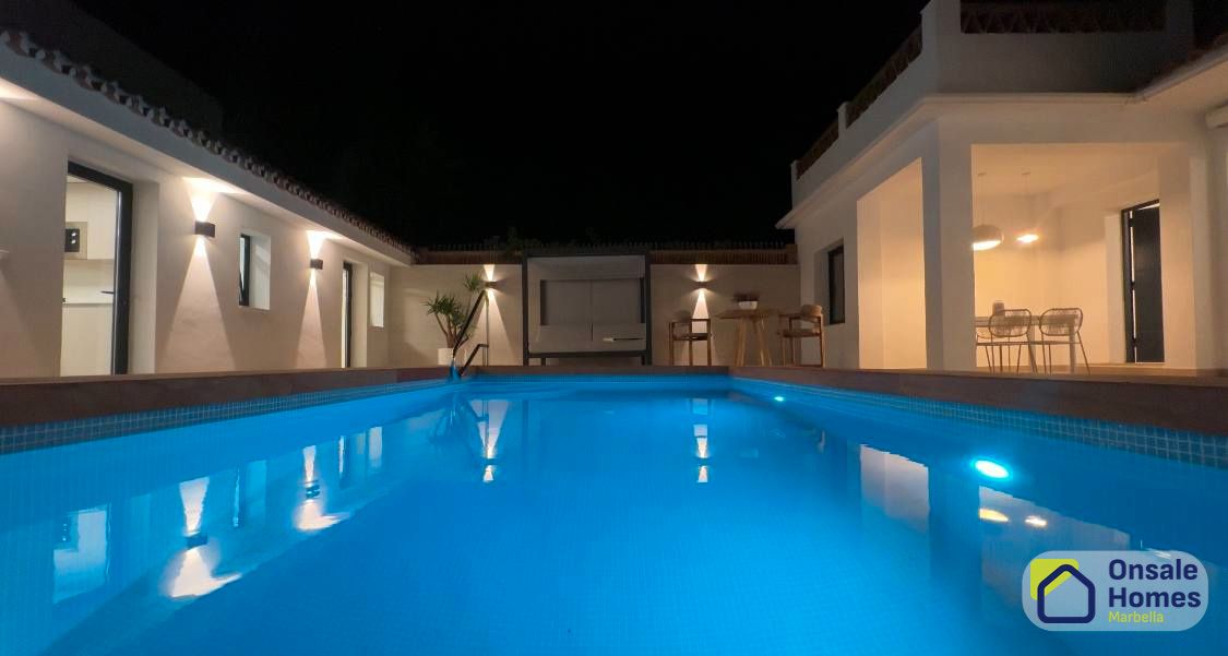 Piscina de Casa o chalet en venta en Marbella con Aire acondicionado, Jardín privado y Piscina
