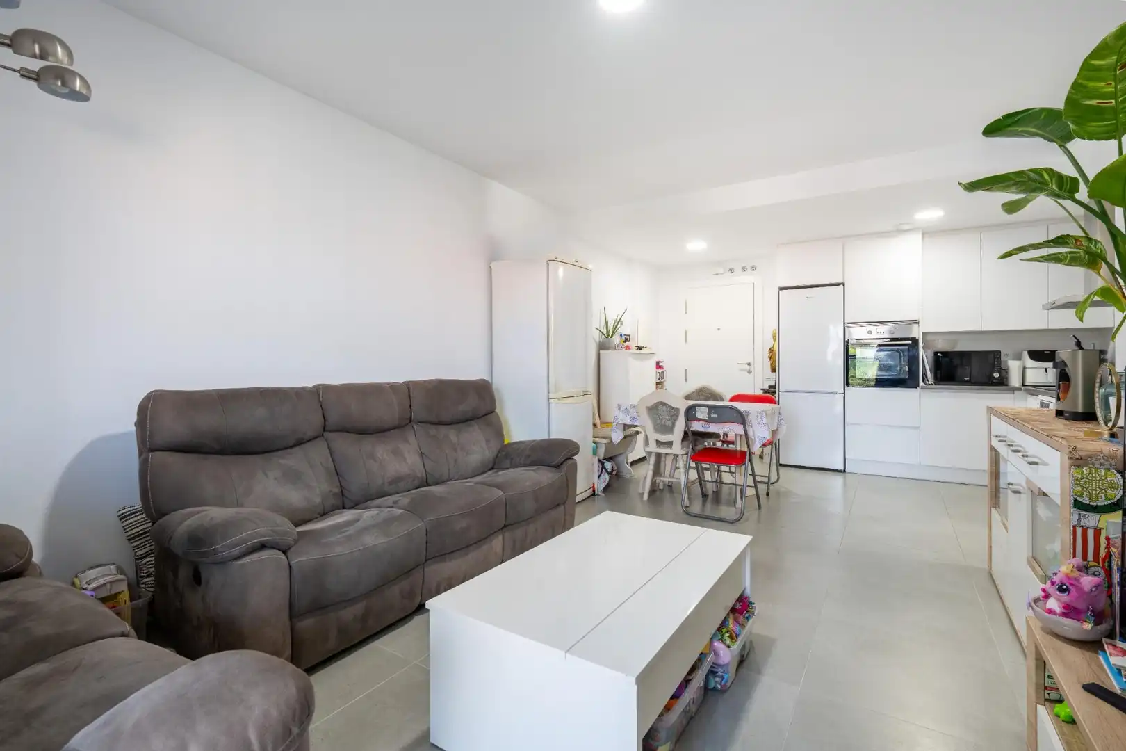 Sala d'estar de Pis en venda en Almería amb Aire condicionat, Jardí privat i Terrassa