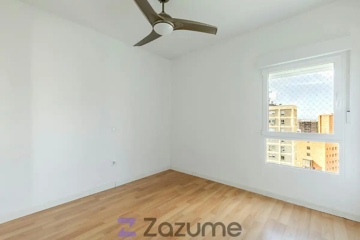 Schlafzimmer von Wohnung zur Miete in Madrid mit Klimaanlage, Heizung und Parkett
