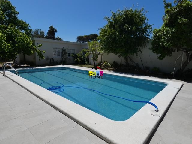 Piscina de Casa o xalet en venda en Castellón de la Plana / Castelló de la Plana amb Aire condicionat, Jardí privat i Terrassa