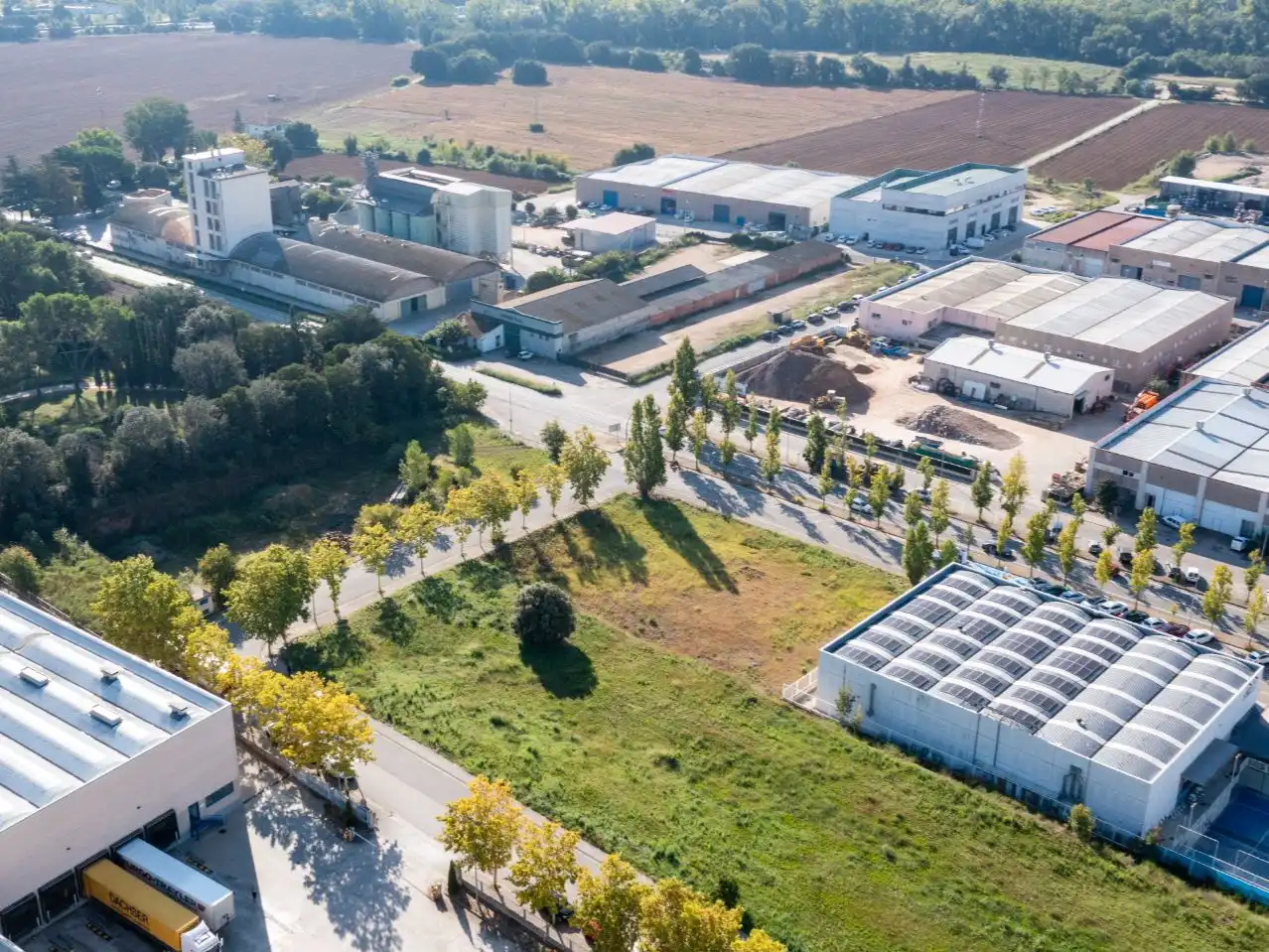 Terreno industrial en venta en Carretera de Cartellà 6, imagen 2