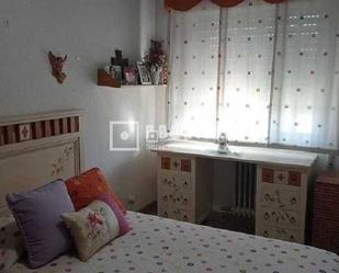 Bedroom of Flat to rent in Alcalá de Henares  with Heating, Parquet flooring and Furnished
