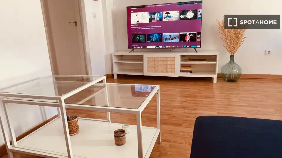 Flat with terrace to rent in Extramurs, imagen 2