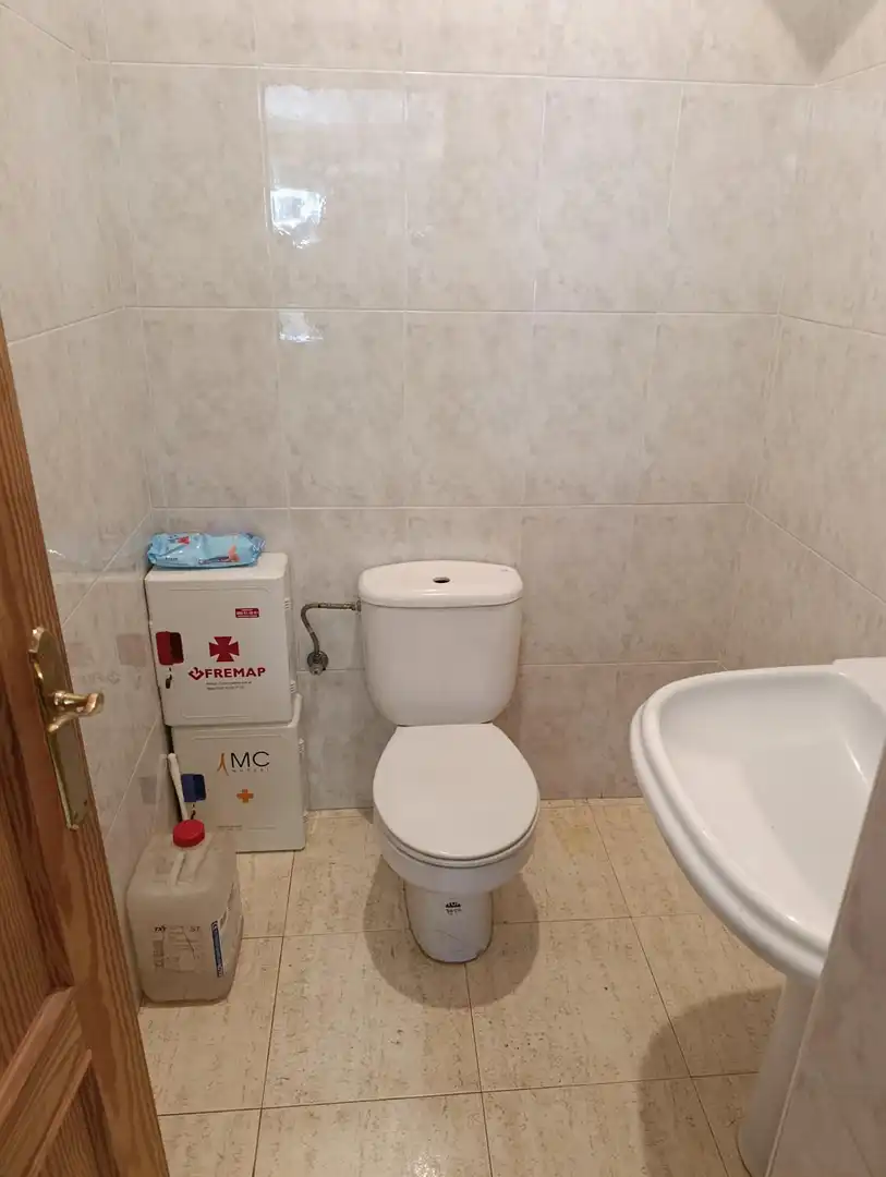 Badezimmer von Geschaftsraum zur Miete in Bullas