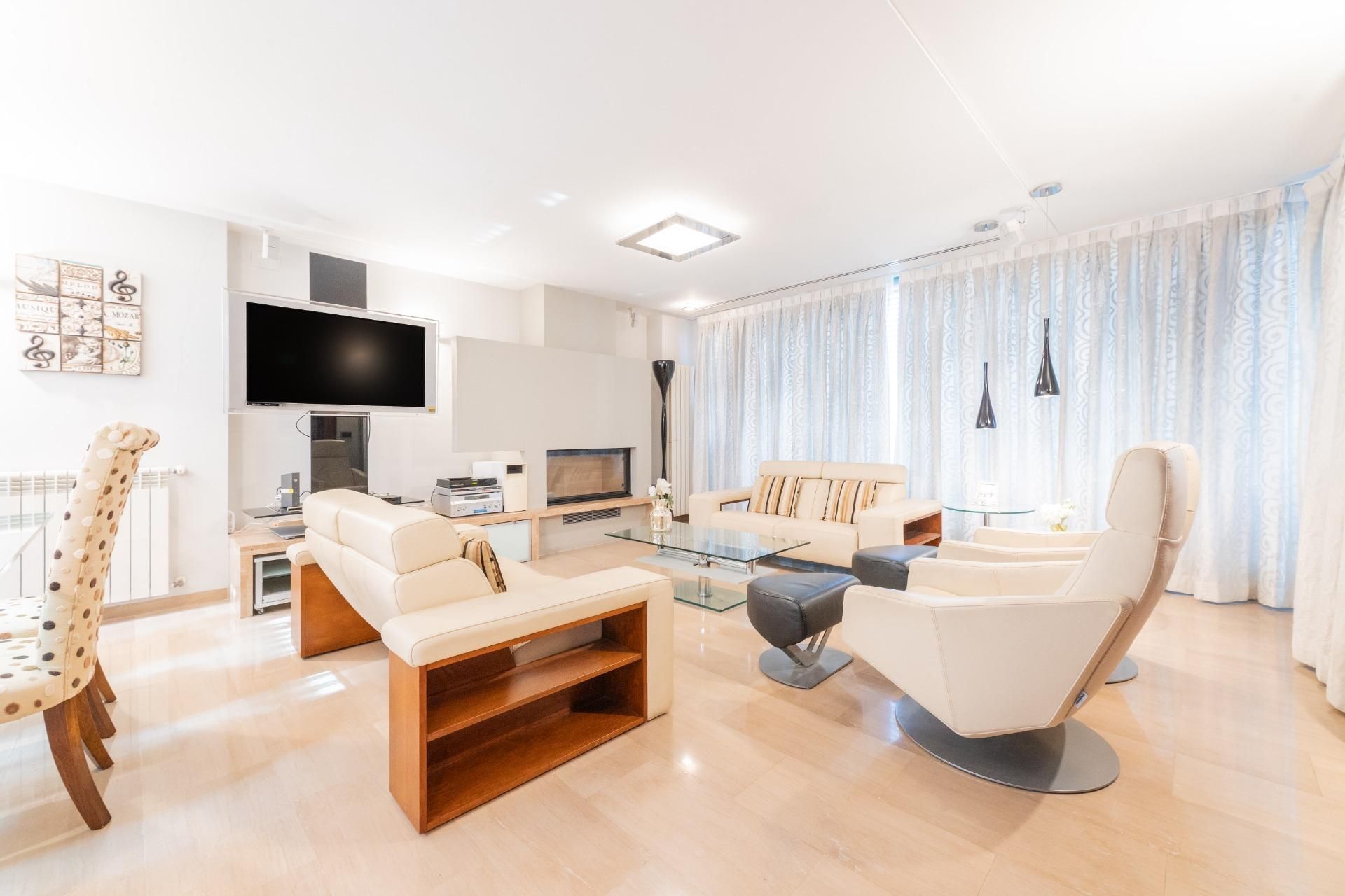 Sala d'estar de Casa o xalet en venda en Gandia amb Aire condicionat, Terrassa i Alarma