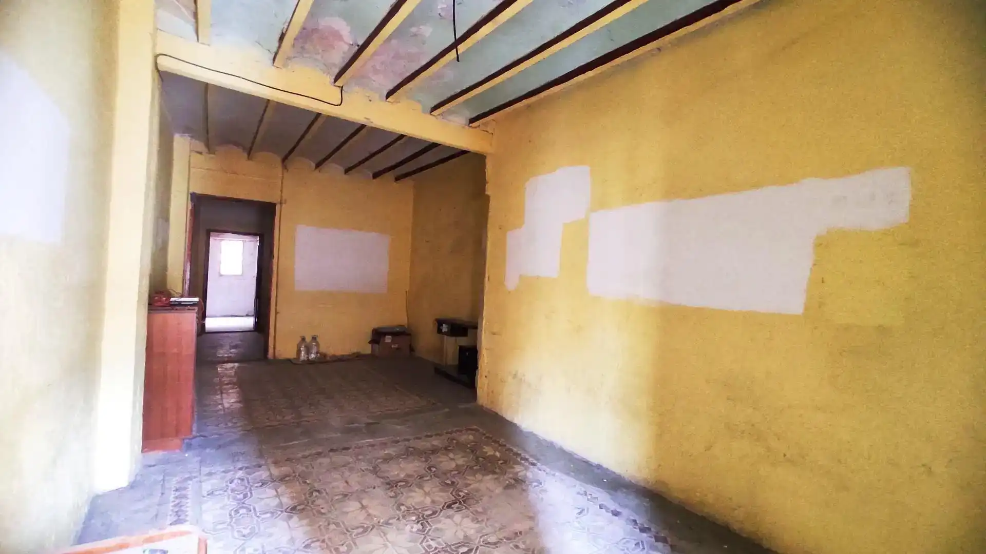 Casa adosada en venda en Yecla amb Balcó