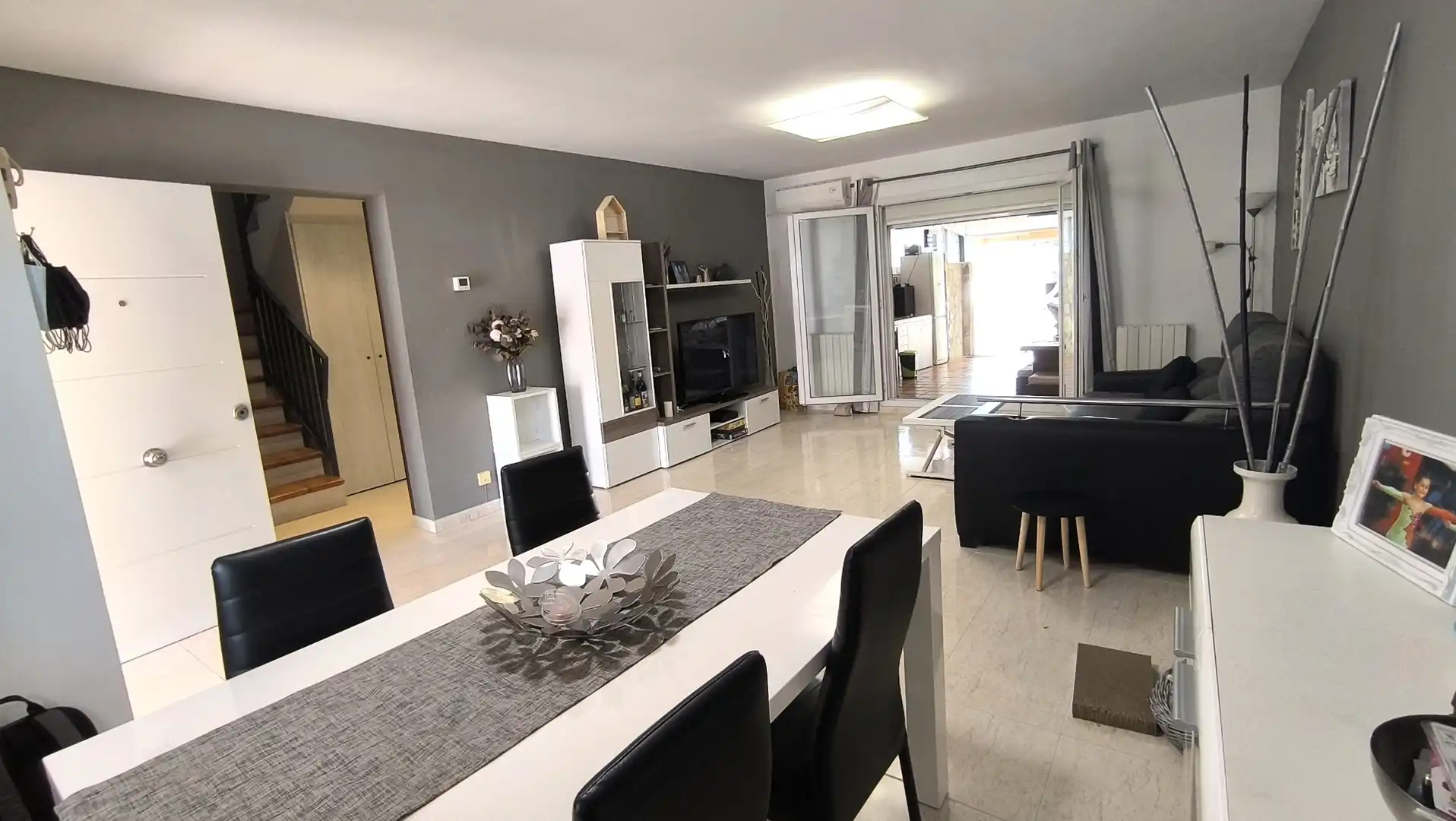 Sala d'estar de Casa adosada en venda en Pinseque amb Aire condicionat, Calefacció i Jardí privat